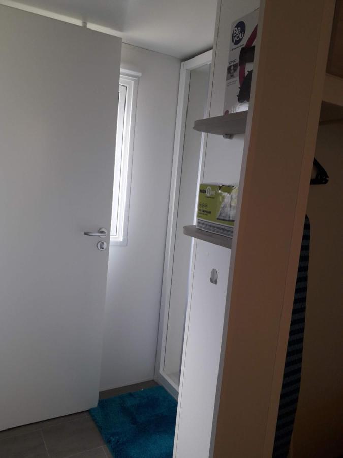 Mobil Home Neuf 2 Chambres 6 Personnes Saint Aygulf Plage Frejus Luaran gambar